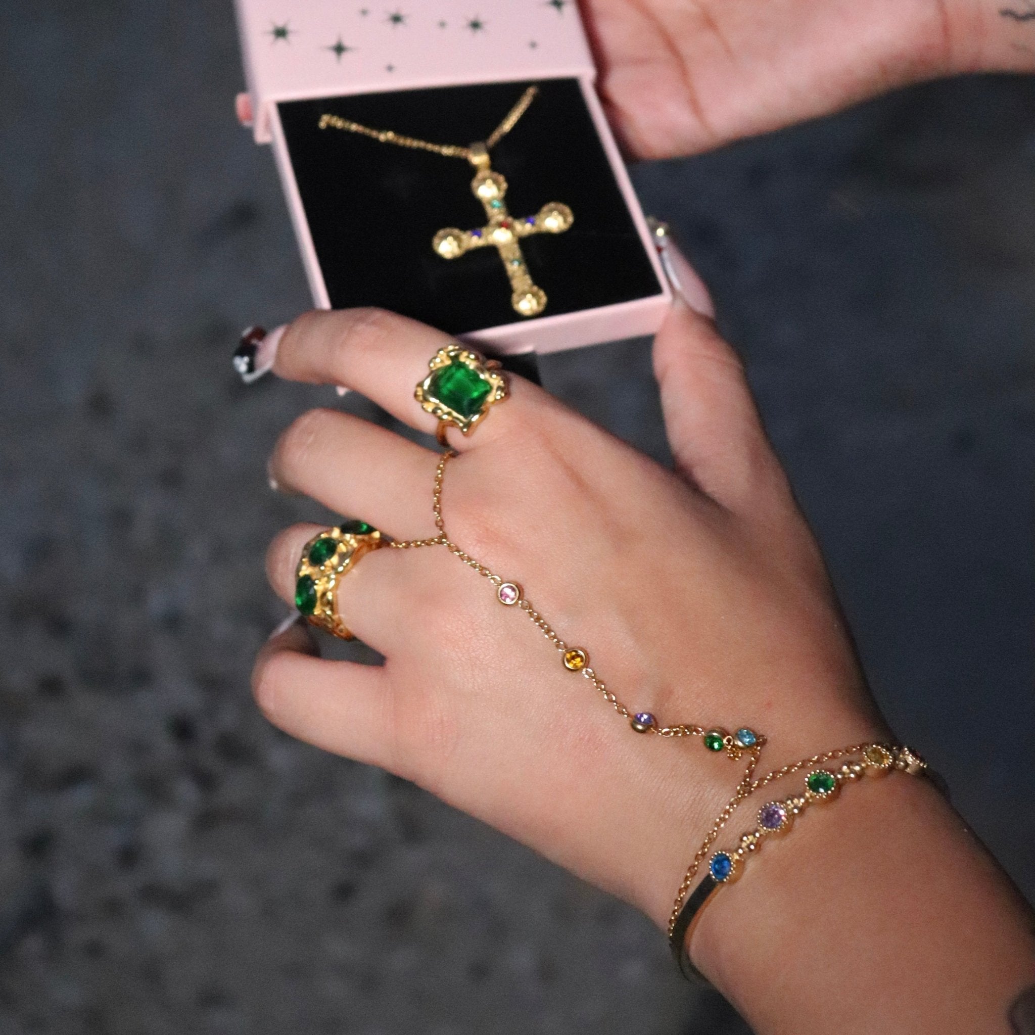 Alvie Gold Hand Chain - ILLUSIVE JEWELS USA