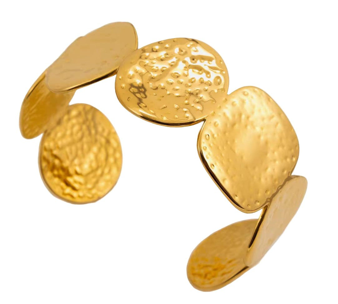 Amara Gold Bangle - ILLUSIVE JEWELS USA