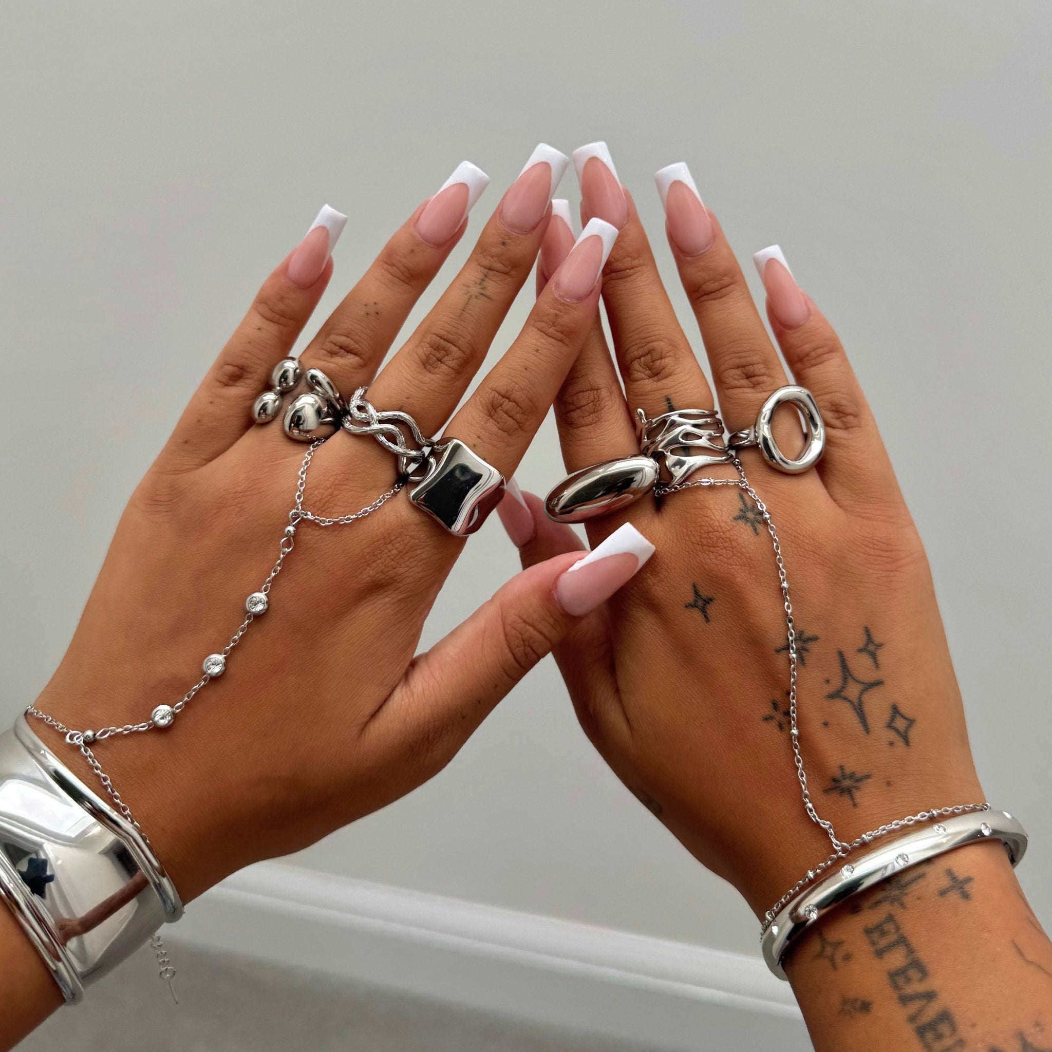 Nova Silver Hand Chain - ILLUSIVE JEWELS USA
