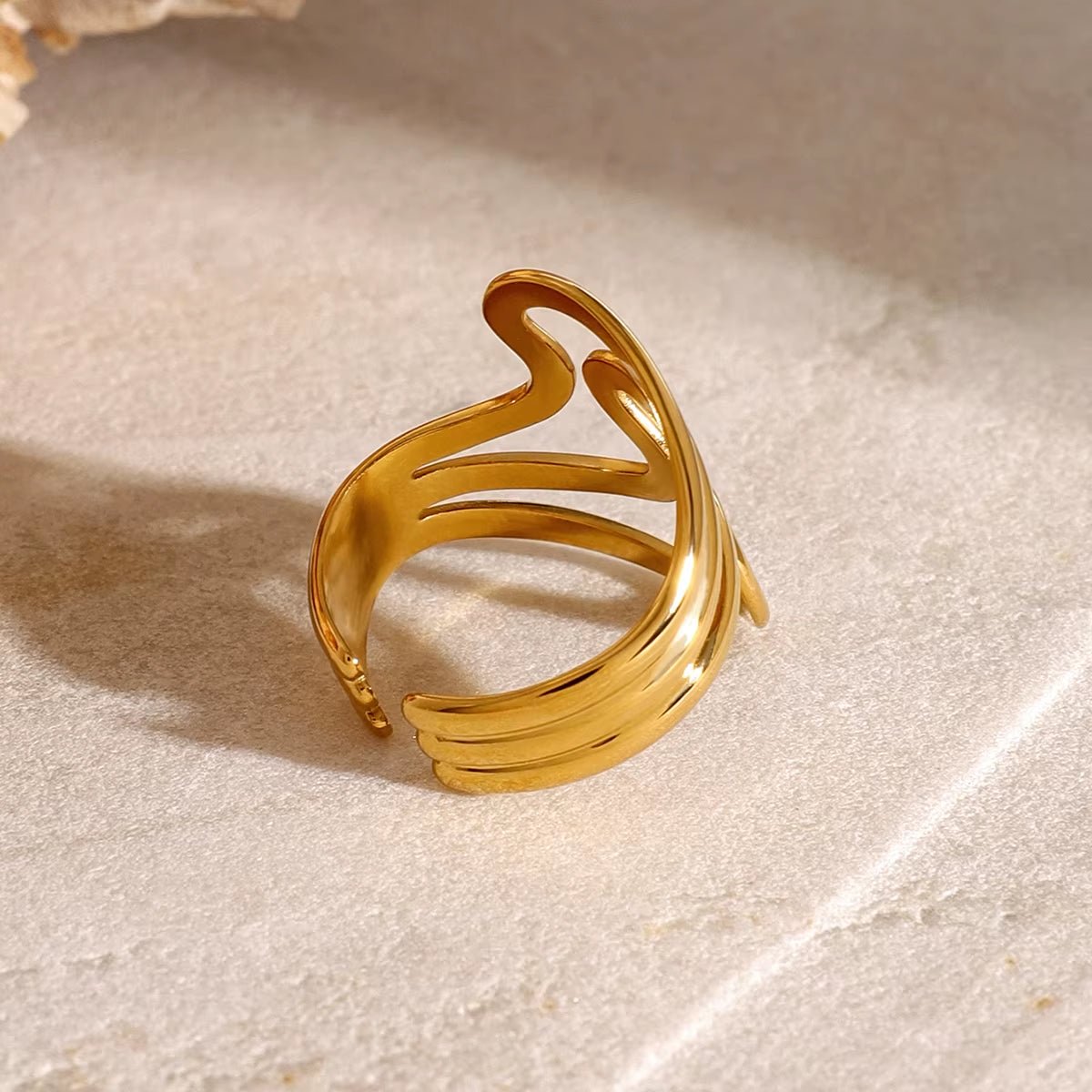Willa Ring - ILLUSIVE JEWELS USA
